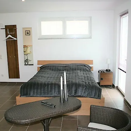 Apartment Modern In With Beach Near *